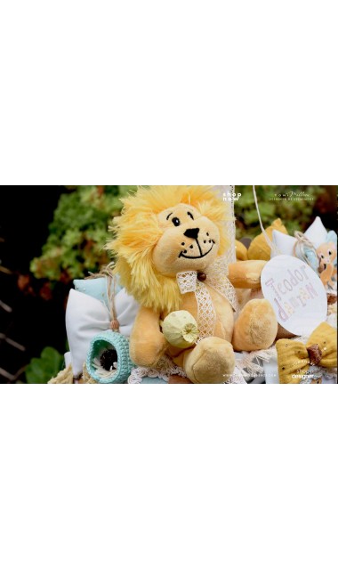 Lumanare de botez handmade cu jucarie de plus leut haios, Leul junglei 18